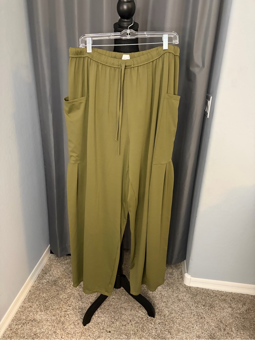 154. Halara Wide Leg Pants